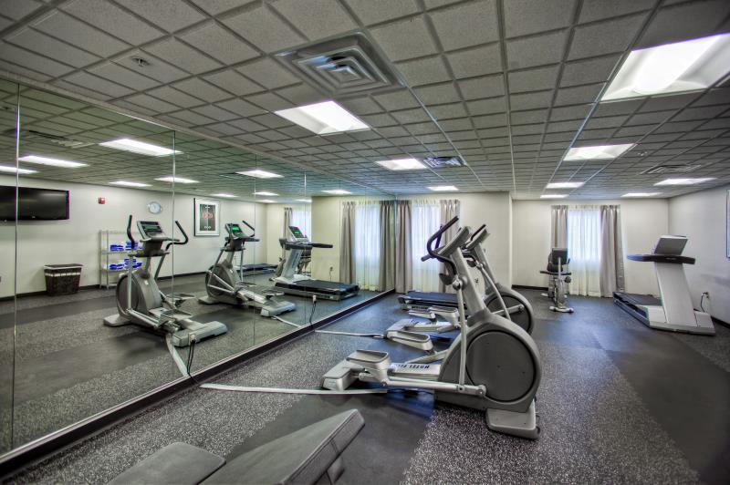 Holiday Inn Express & Suites Cleveland/Westlake By Ihg Eksteriør billede